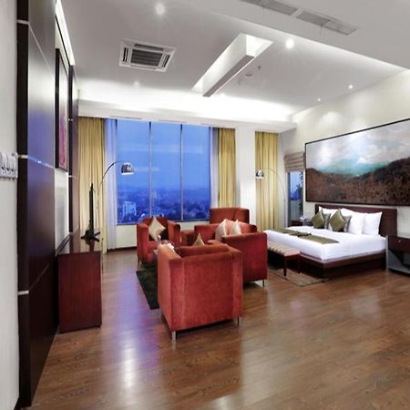 Grand Candi Hotel Semarang Exterior foto